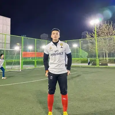 刘美坤